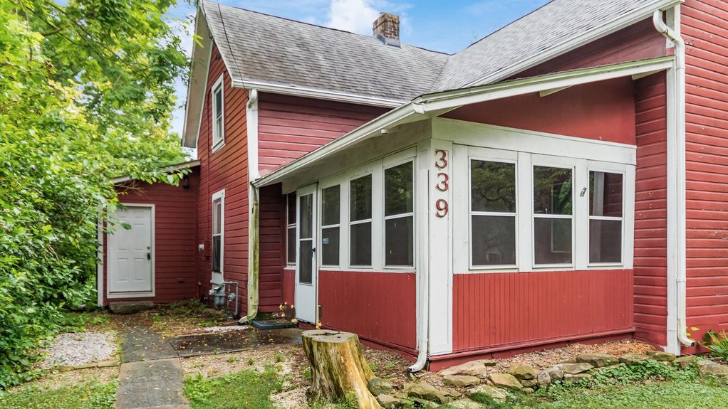 07-zj 339 W Maple St007