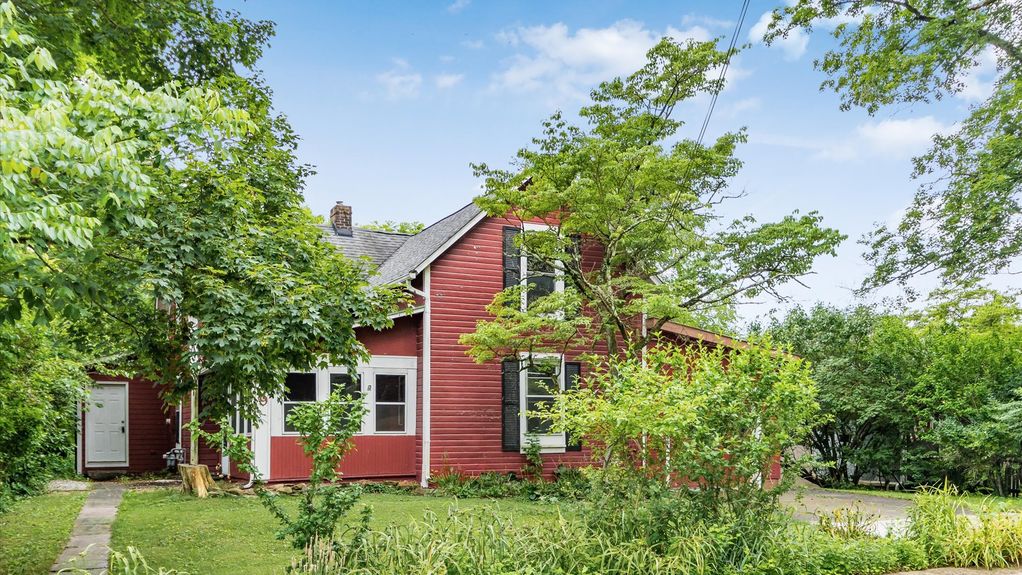 09-zj 339 W Maple St010