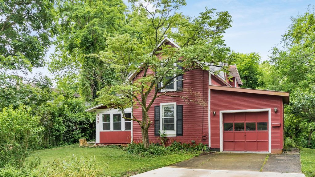 10-zj 339 W Maple St011