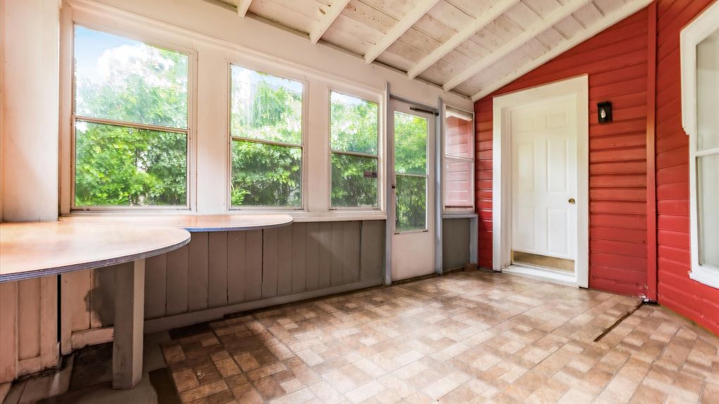 13-zj 339 W Maple St017-2