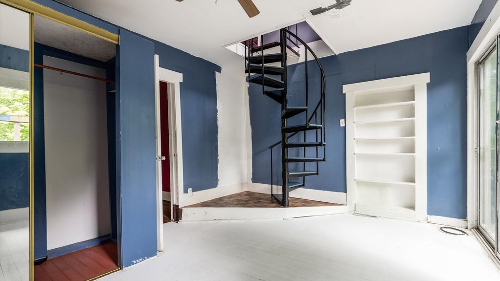 24-zj 339 W Maple St067