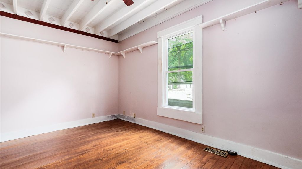 26-zj 339 W Maple St072