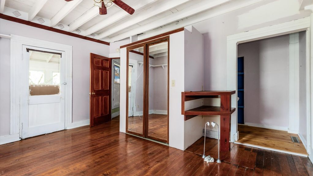 27-zj 339 W Maple St075