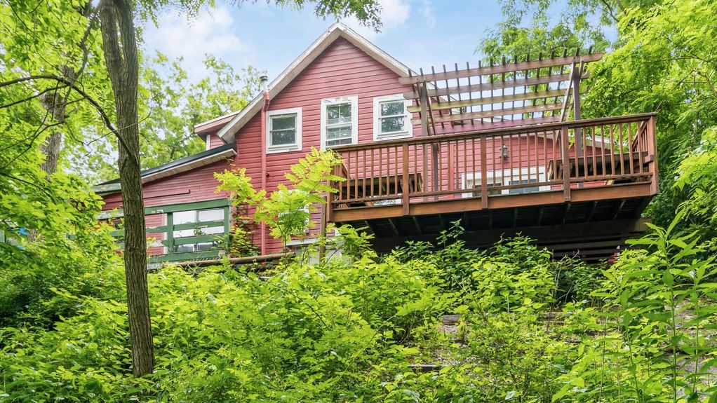 39-zj 339 W Maple St014