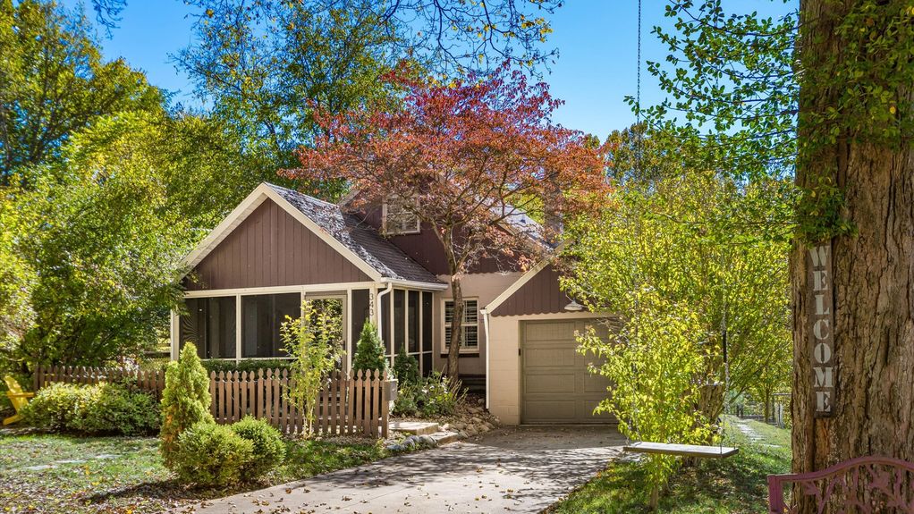 01-zj 343 W Maple St001-2