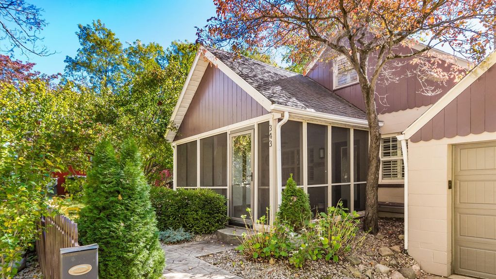 06-zj 343 W Maple St006-2