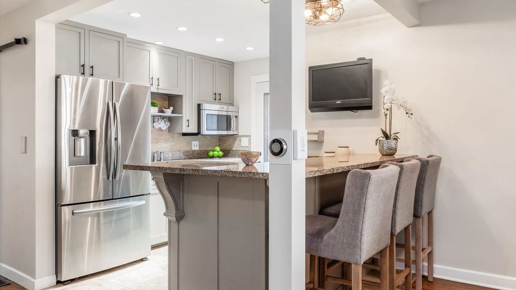 06-zj 343 W Maple St012