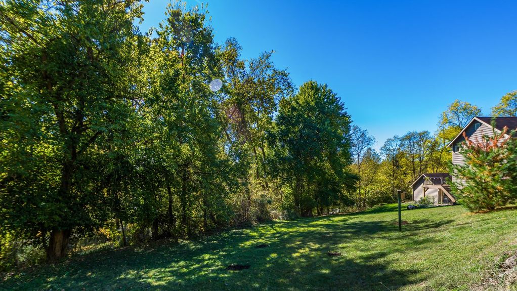 13-zj 343 W Maple St016-2