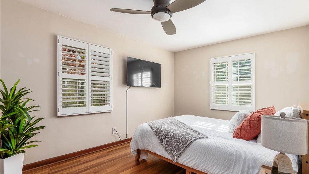 15-zj 343 W Maple St036