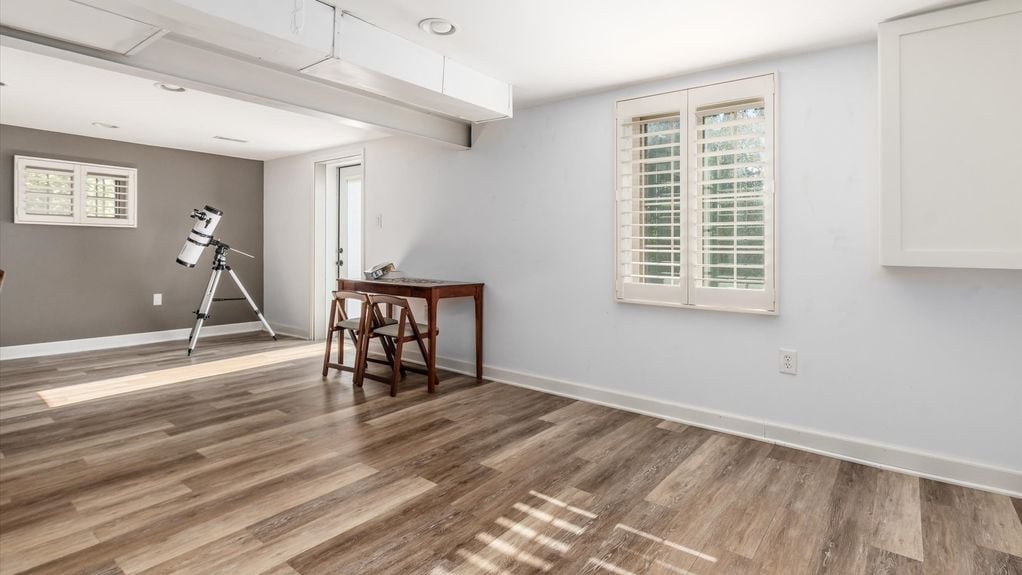 27-zj 343 W Maple St069