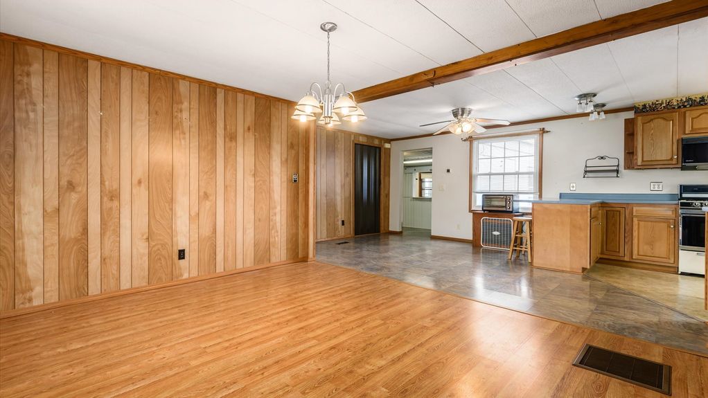 01-zj 9390 Perryton Rd009