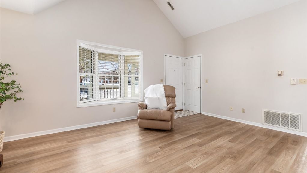 10-zj 201 Shannon Ln008