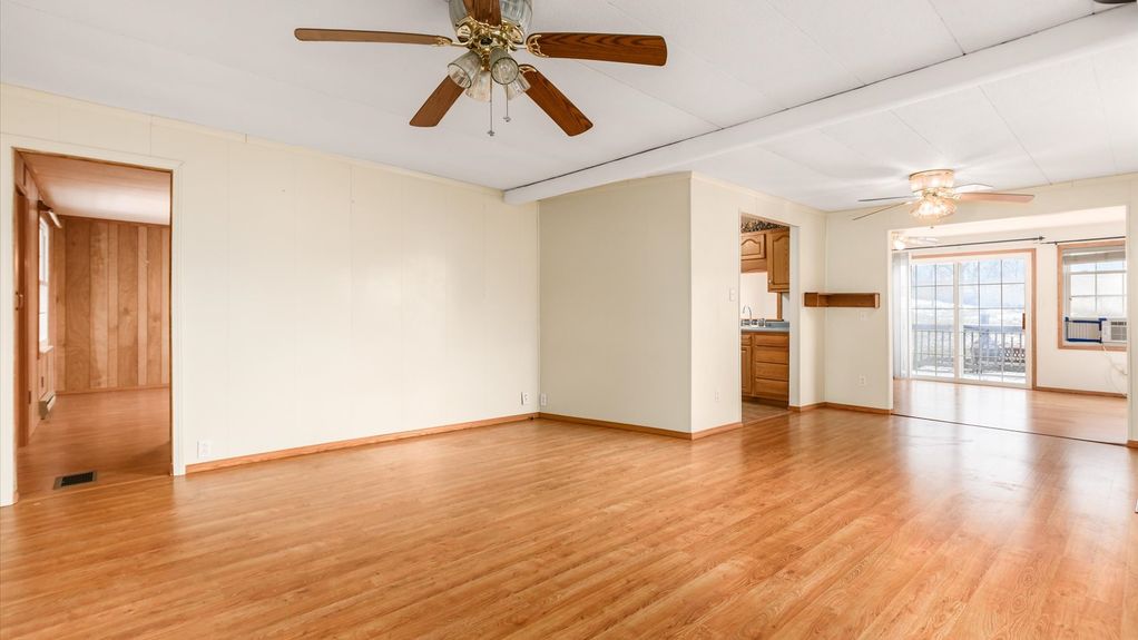 11-zj 9390 Perryton Rd051