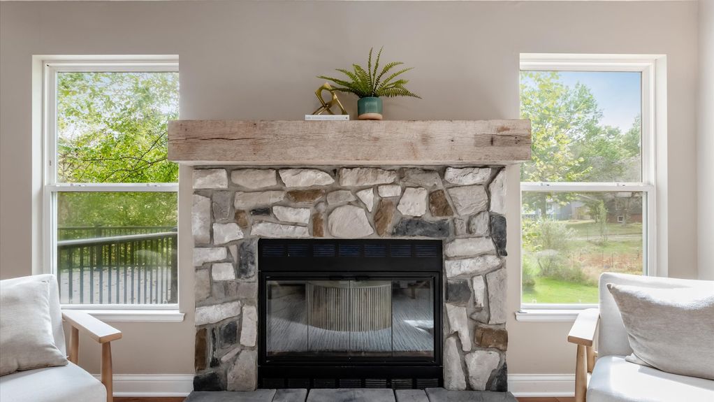 10-zj 275 Bridle Path Ln027