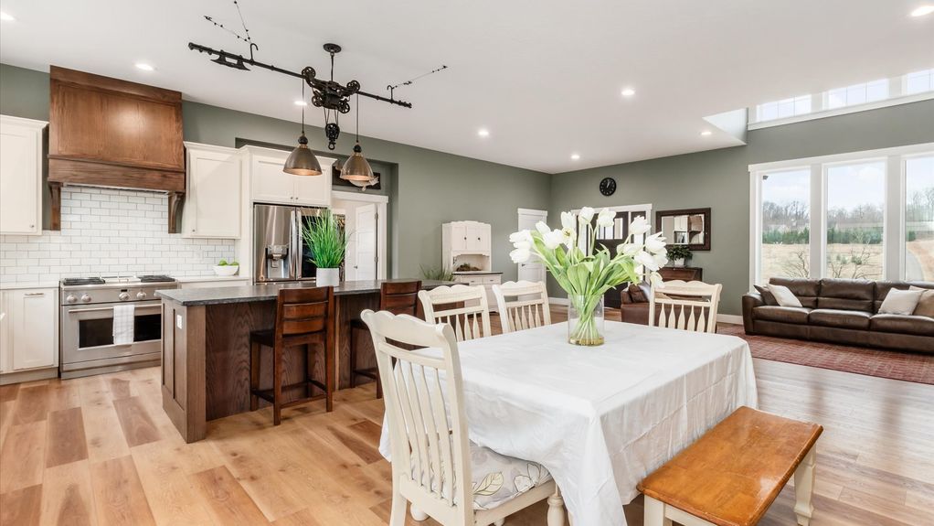 13-zj 4608 Philipps Rd071