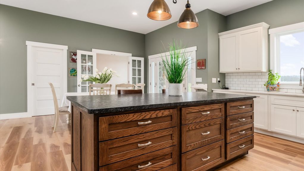 15-zj 4608 Philipps Rd077