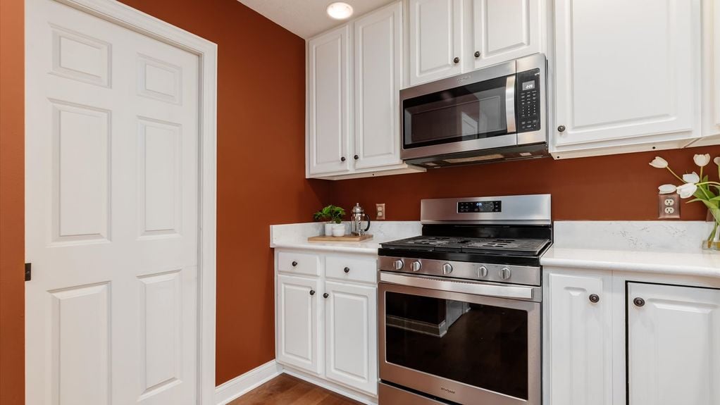 16-zj 275 Bridle Path Ln042