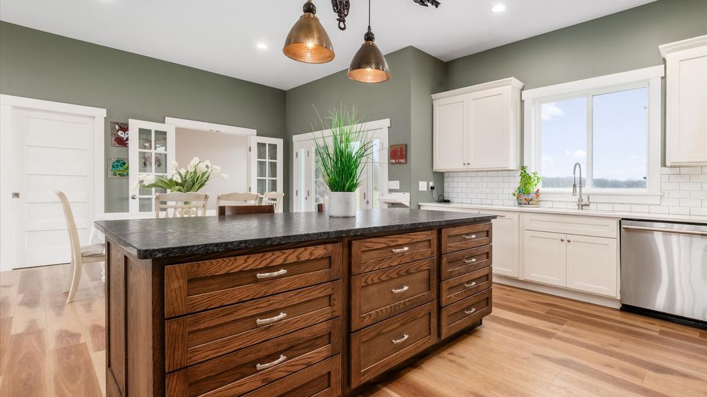 16-zj 4608 Philipps Rd080