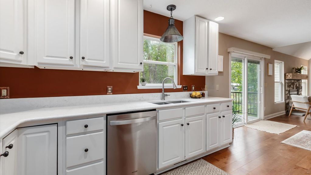 18-zj 275 Bridle Path Ln046