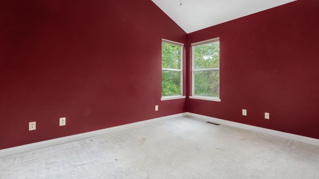 30-zj 275 Bridle Path Ln075