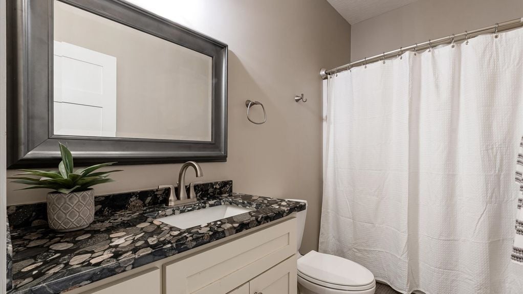 32-zj 4608 Philipps Rd114