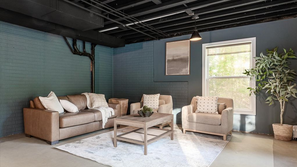 40-zj 275 Bridle Path Ln 102