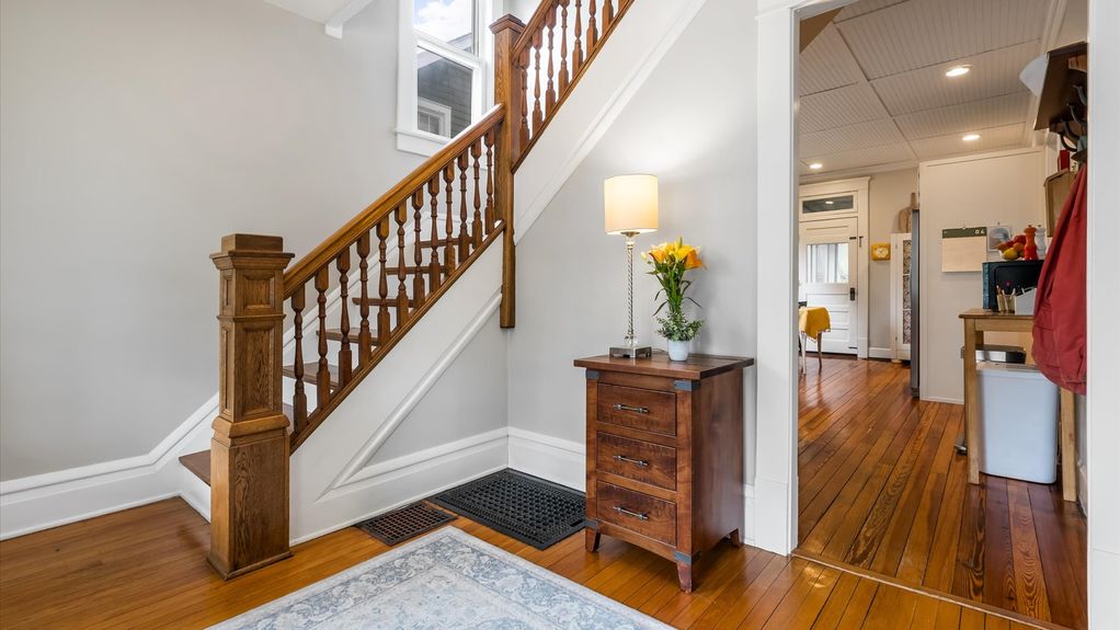 01-zj 337 N Pearl St001