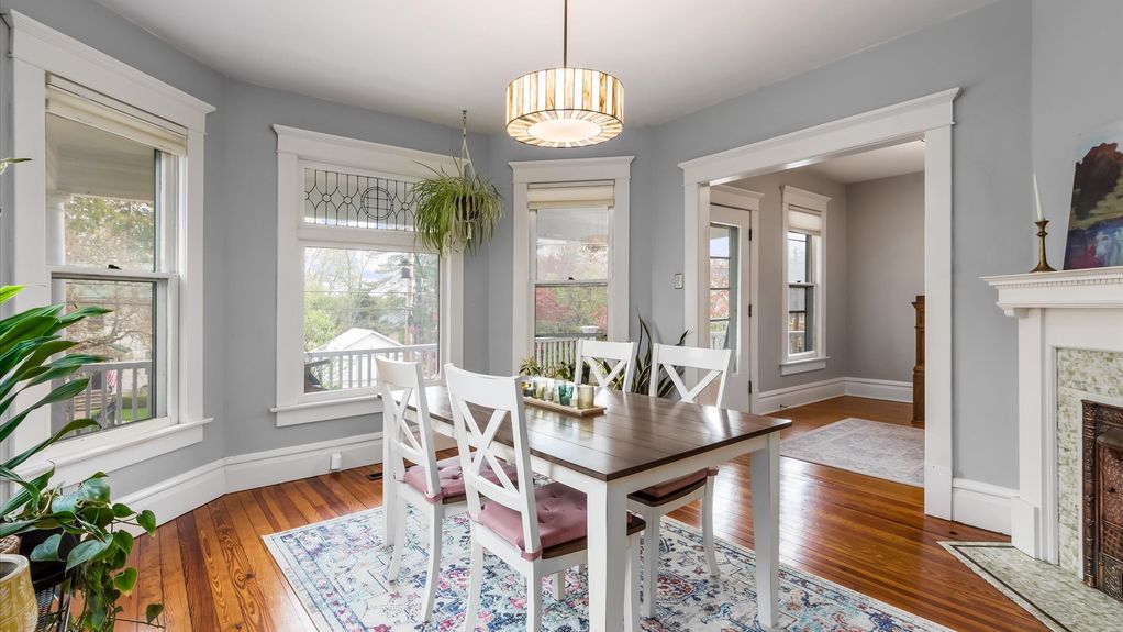 03-zj 337 N Pearl St010