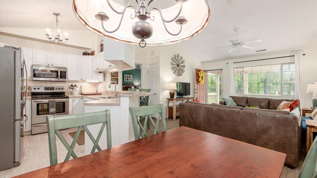 04-z 669 Kensington Dr020