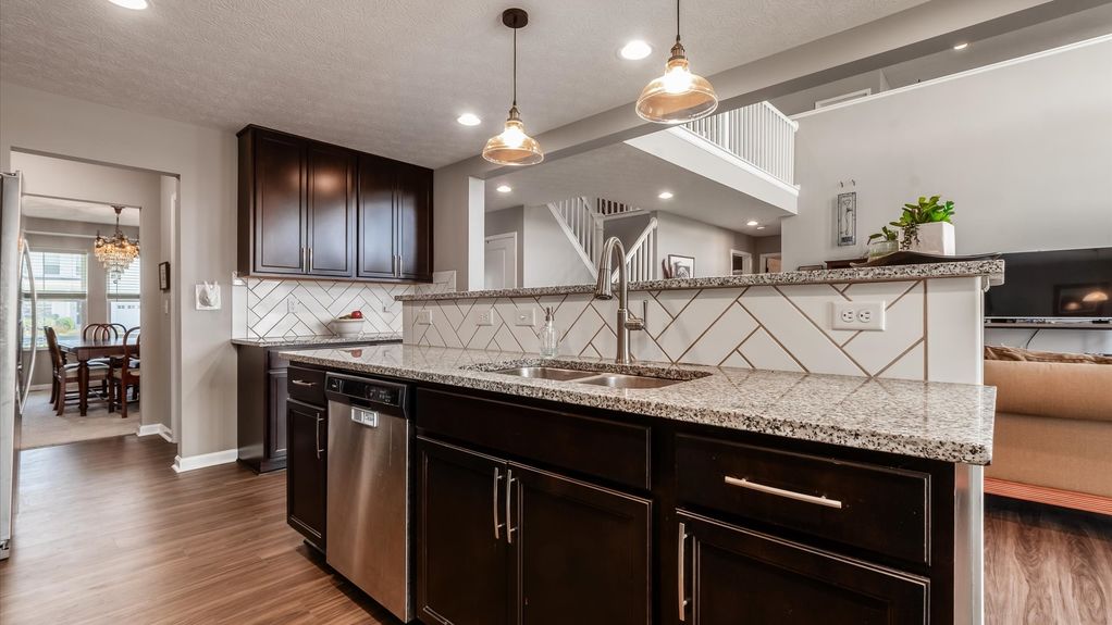 06-zj 199 Auburn Dr025