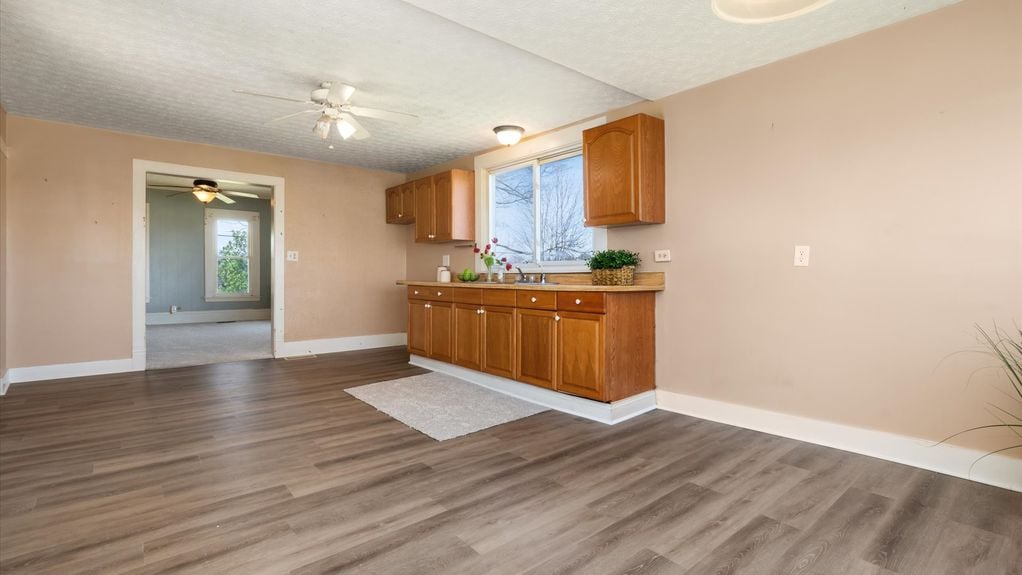 07-zj 12428 North St032