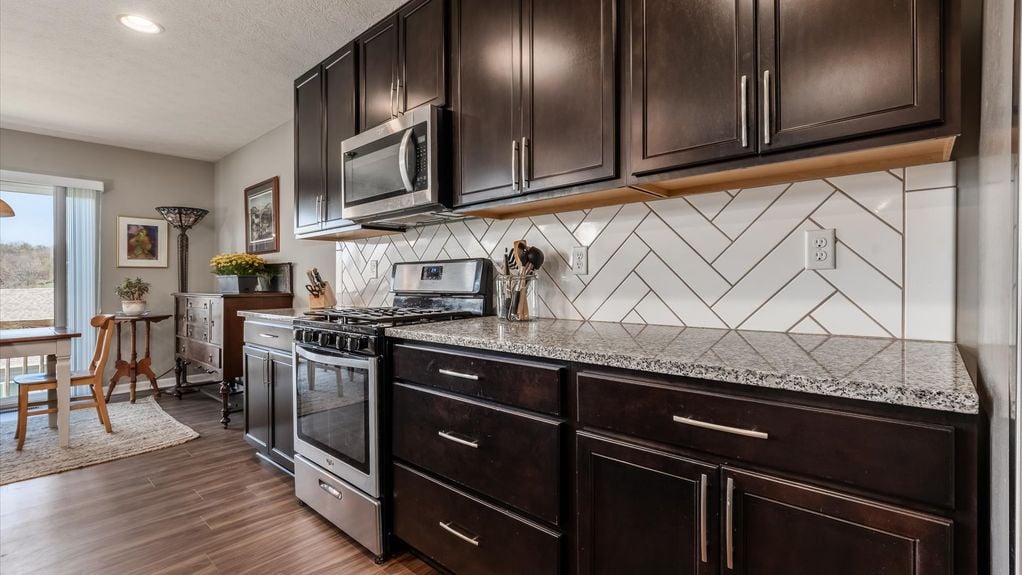 07-zj 199 Auburn Dr028