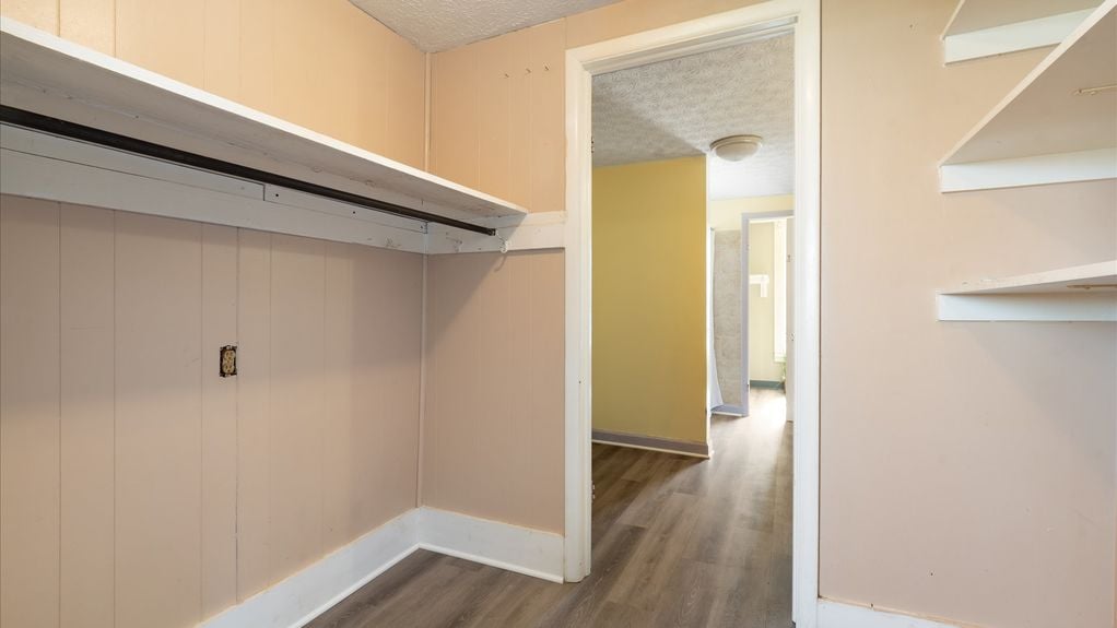 08-zj 12428 North St034