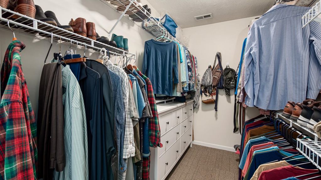 09-z 669 Kensington Dr049