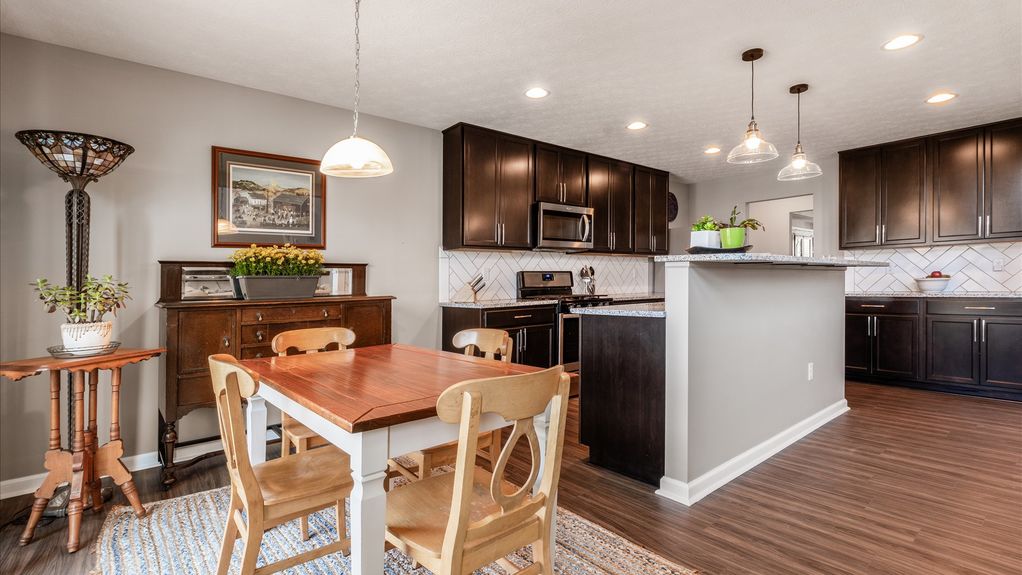 10-zj 199 Auburn Dr042