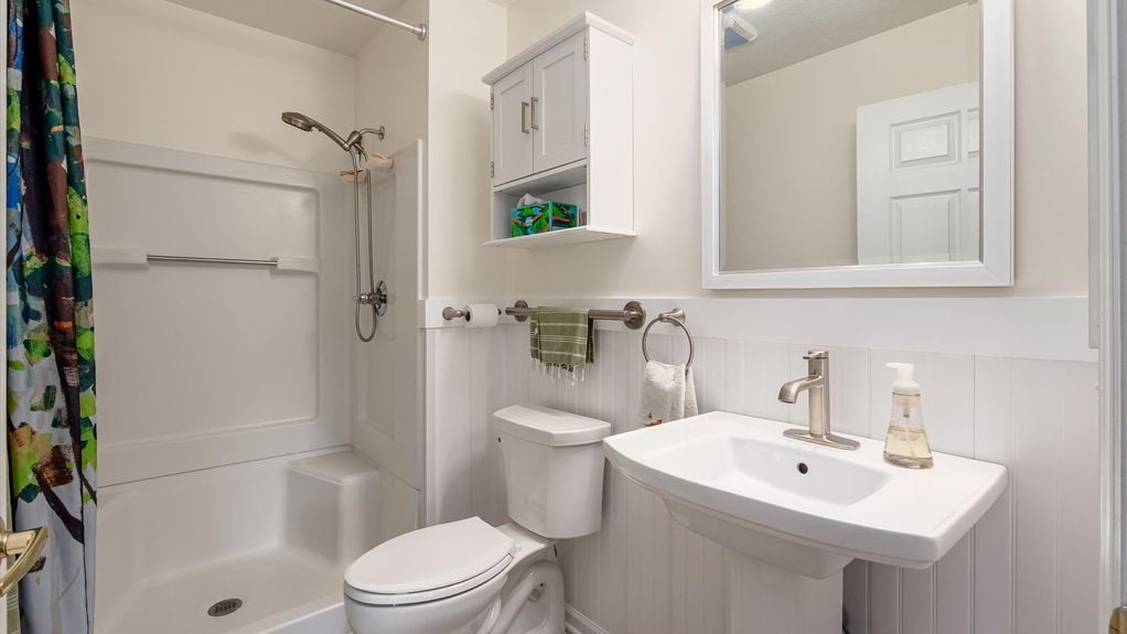 11-z 669 Kensington Dr047