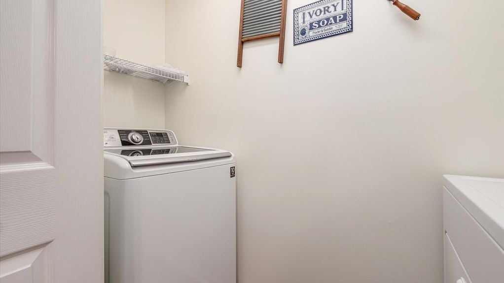 11-z 669 Kensington Dr060