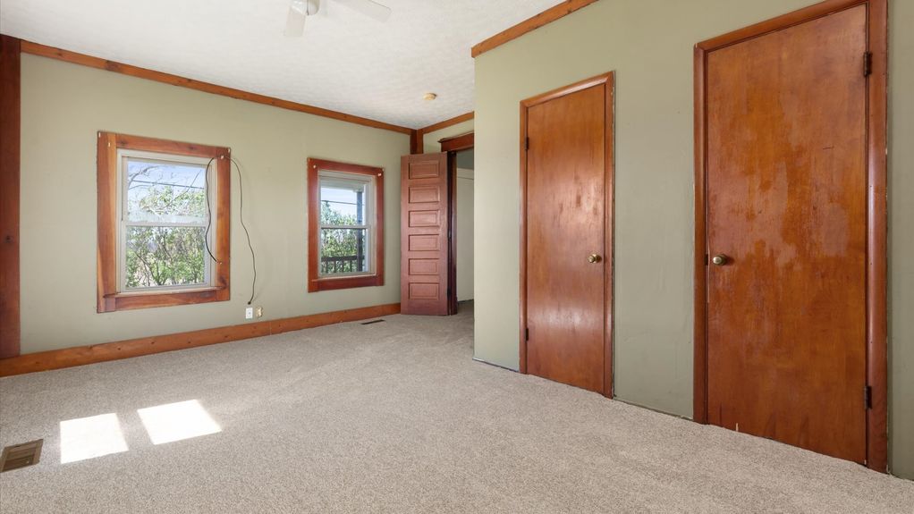 11-zj 12428 North St045