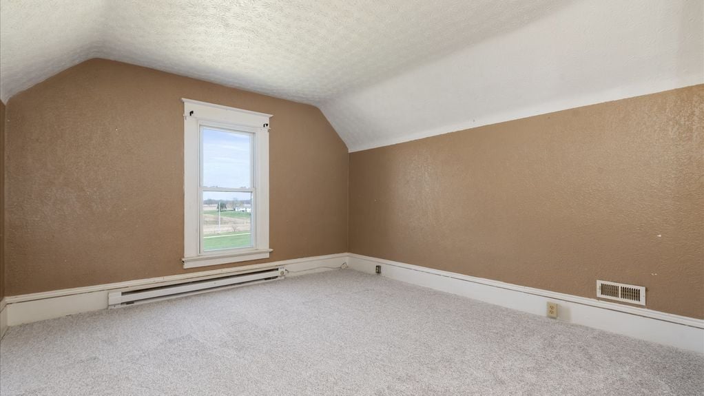 12-zj 12428 North St049