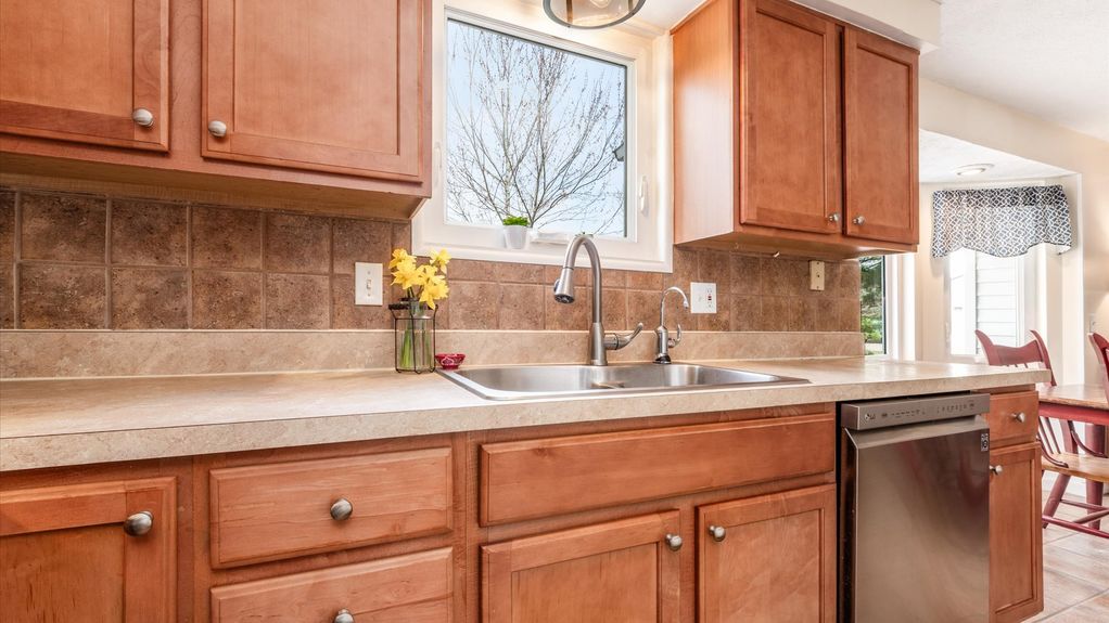 13-zj 110 Canterberry Ln SW031