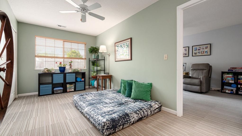 15-z 669 Kensington Dr062