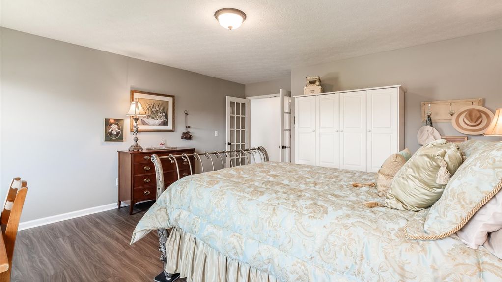 15-zj 199 Auburn Dr059