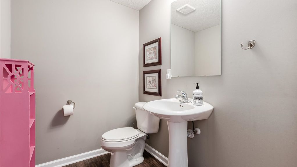 16-zj 199 Auburn Dr063