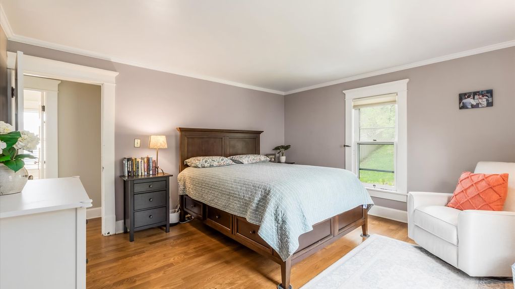 16-zj 337 N Pearl St078