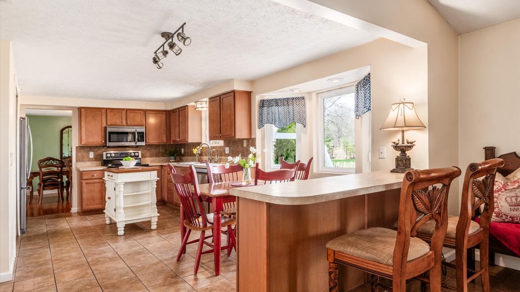 17-zj 110 Canterberry Ln SW045