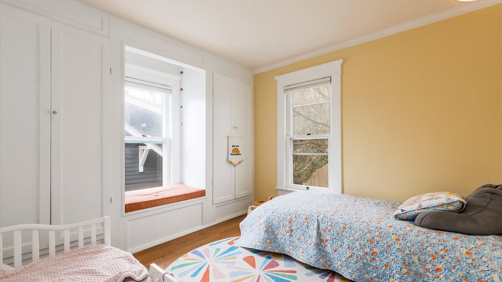 17-zj 337 N Pearl St081