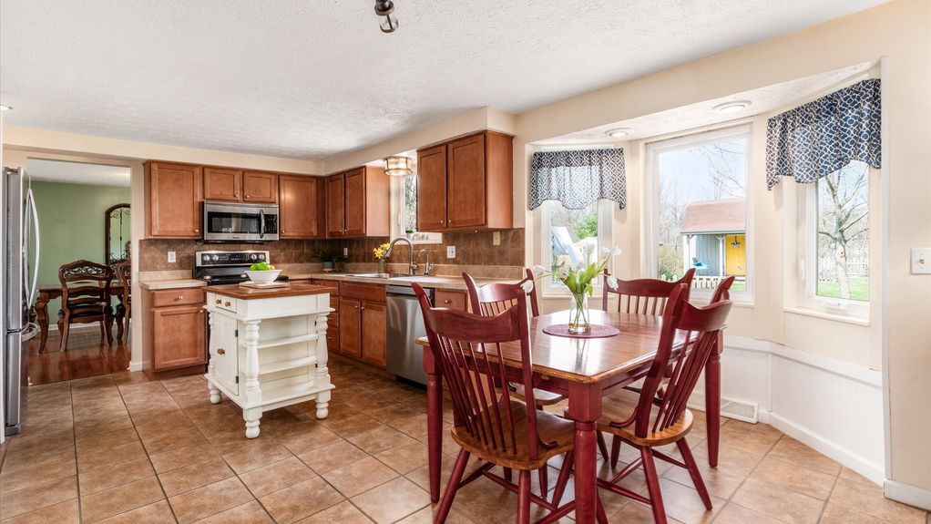 18-zj 110 Canterberry Ln SW048