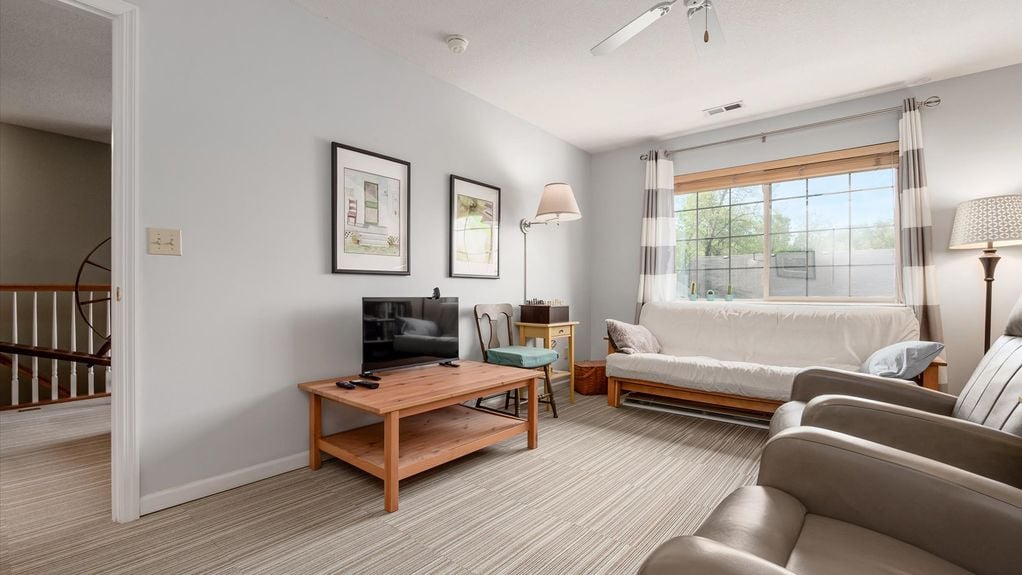 20-z 669 Kensington Dr082