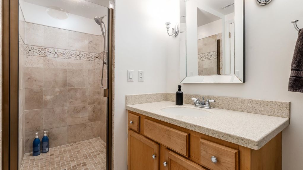 20-zj 161 Wildwood Dr091