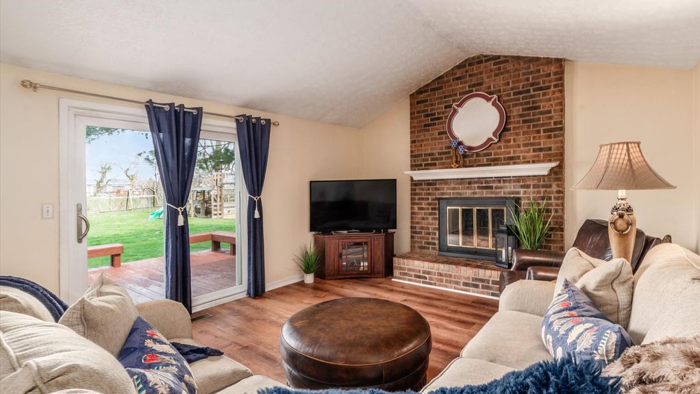 22-zj 110 Canterberry Ln SW058